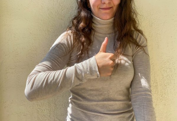 How to clean it if you don’t look good in high-legged sweaters? The stylist provides 2 specific techniques: the method is unexpectedly simple