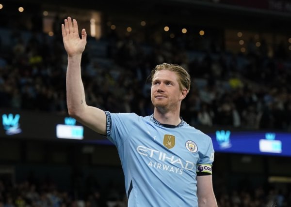 Are there any variables to join Naples? De Bruyne s father: Negotiations are still going on, there are other options