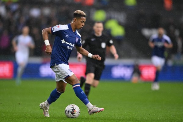 Romano: Prevent Mbemo from transferring to Manchester United, Brentford pays attention to Yizhen 21-year-old forward Hutchinson