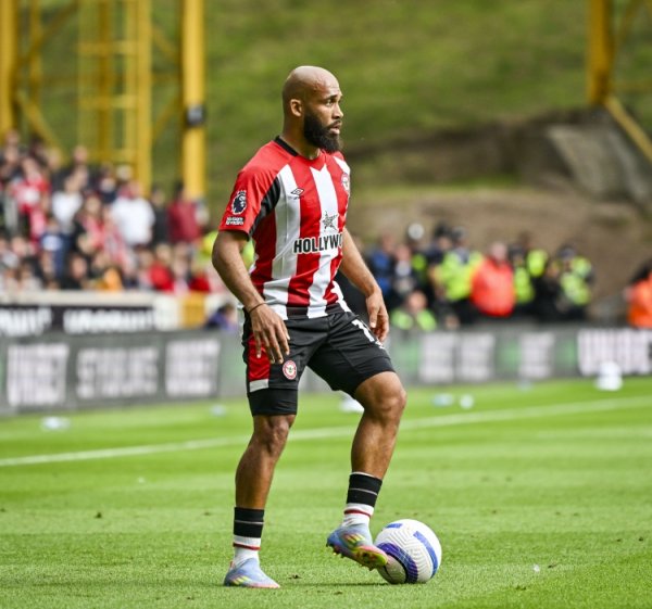 Sky: Manchester United s negotiations to buy Mbemo are still going on, and the Bee cannot sell him and Visa at the same time