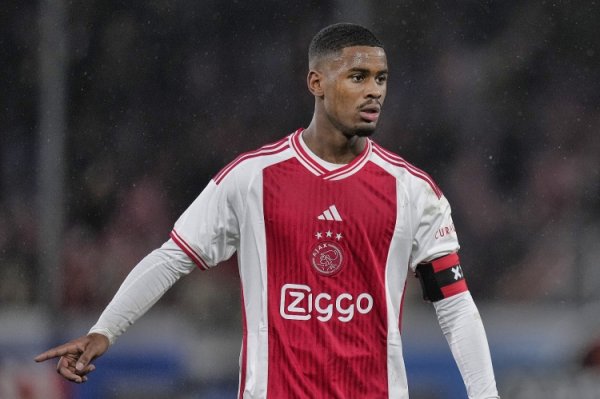 ESPN: Chelsea offers its first official offer to introduce Harto, but Ajax rejects it