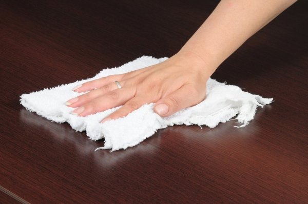 Wipe the table and come back and return to the big mistake! Professionals teach 3 things so that it will not become dirty the more you rub.