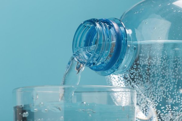 Is it healthy to drink soaked in water to quench thirst? Doctors remind one type of people to be careful. Drinking too much will cause stomach damage