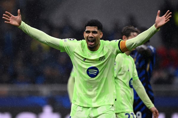 Each team: Araujo rejected Tottenham, Liverpool, Chelsea and Juventus this summer and wanted to stay in Barcelona