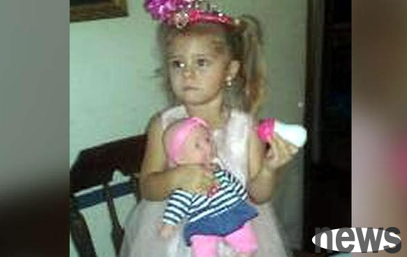 Hero Cat Alerts Family to Something Strange and Saves Family from Carbon Monoxide