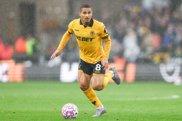 The asking price is 50 million euros! Portuguese media: Manchester United wants to sign Wolves midfielder Gomez in January, and the player is willing to join